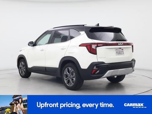 White 2024 Kia Seltos S