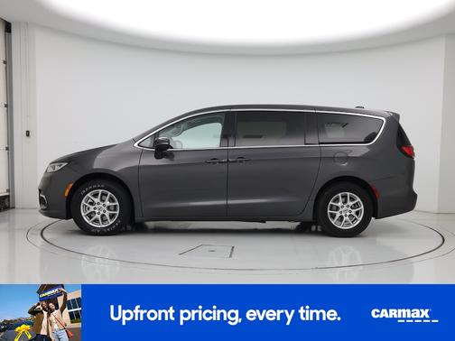 Gray 2023 Chrysler Pacifica Touring L