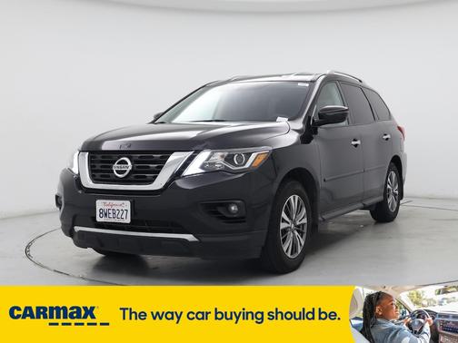 2020 Nissan Pathfinder SV