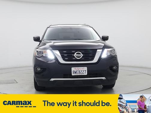 2020 Nissan Pathfinder SV