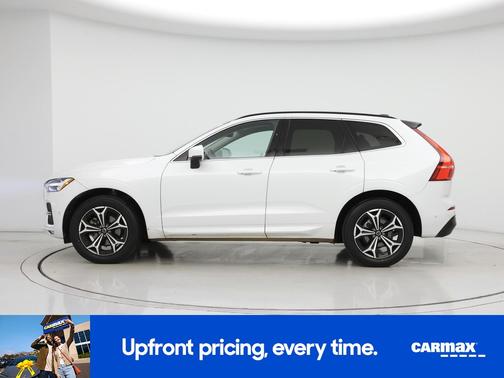 2022 Volvo XC60 B5 Momentum