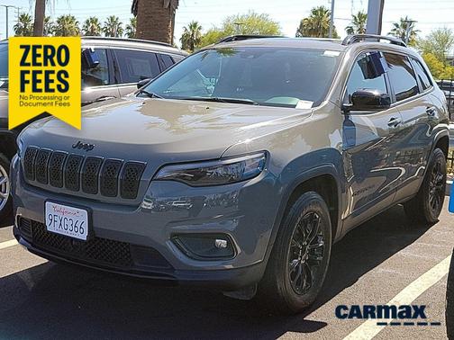 Gray 2023 Jeep Cherokee Altitude Lux