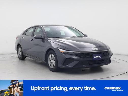 Gray 2024 Hyundai ELANTRA SE