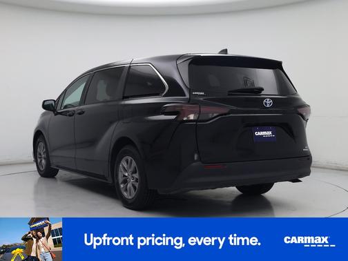 2024 Toyota Sienna LE