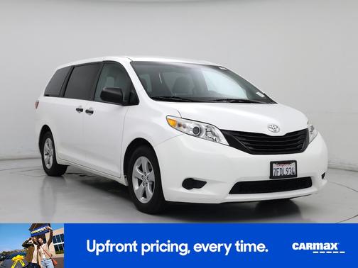 White 2015 Toyota Sienna L