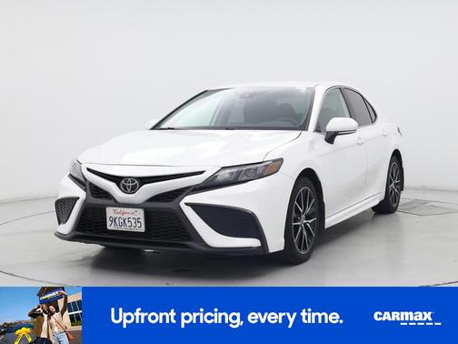 White 2024 Toyota Camry SE