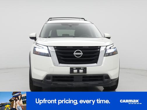2023 Nissan Pathfinder SV