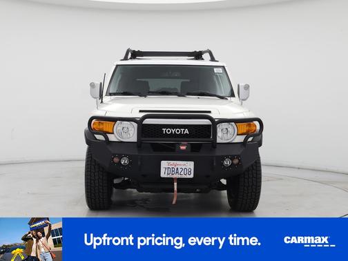 White 2014 Toyota FJ Cruiser