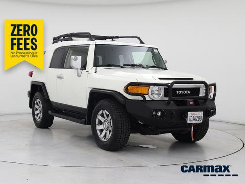 White 2014 Toyota FJ Cruiser