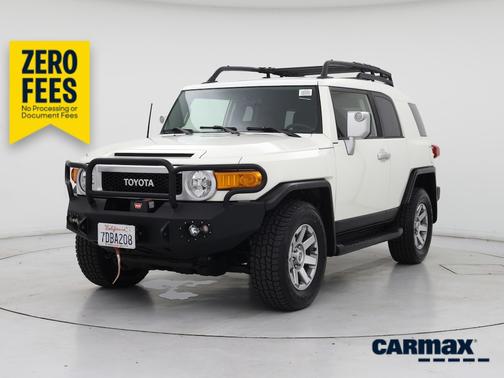 White 2014 Toyota FJ Cruiser