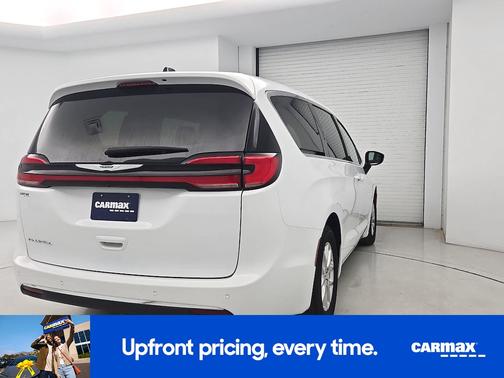 White 2024 Chrysler Pacifica Touring L