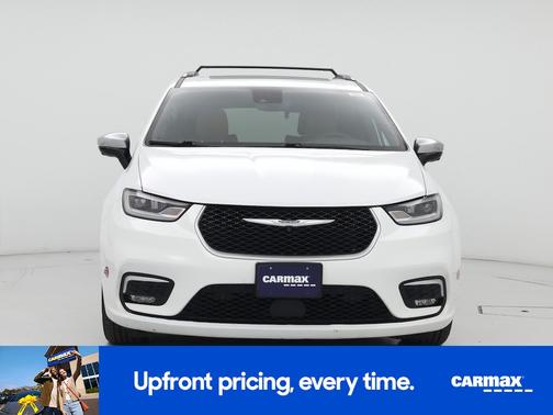 White 2023 Chrysler Pacifica Hybrid Pinnacle