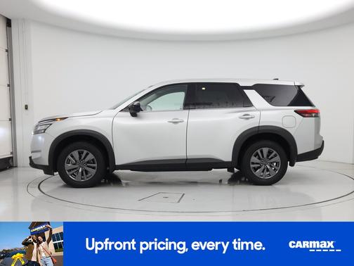 2024 Nissan Pathfinder S