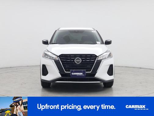 White 2021 Nissan Kicks S