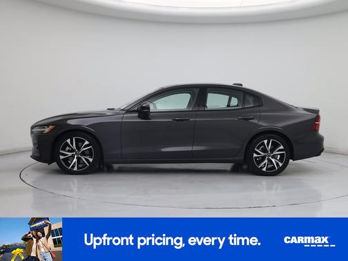 Black 2024 Volvo S60 B5 Plus Dark Theme