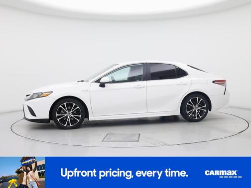 White 2019 Toyota Camry Hybrid SE
