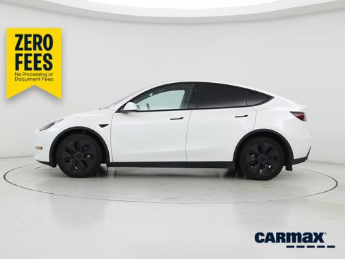 White 2024 Tesla Model Y Long Range