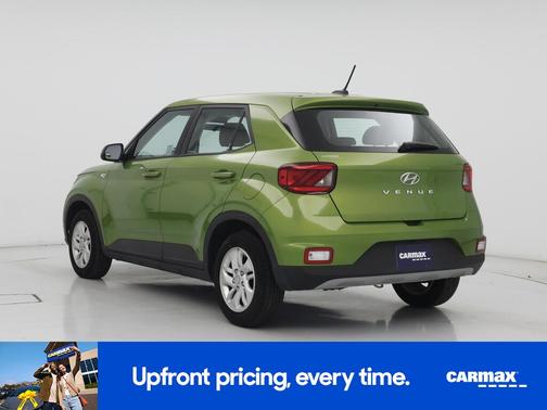 Green 2024 Hyundai VENUE SE