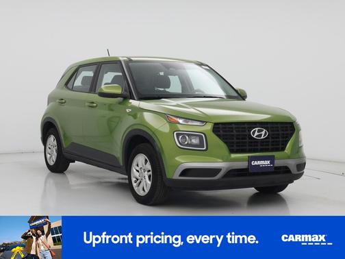Green 2024 Hyundai VENUE SE
