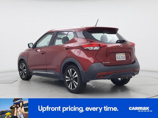 Red 2019 Nissan Kicks SR