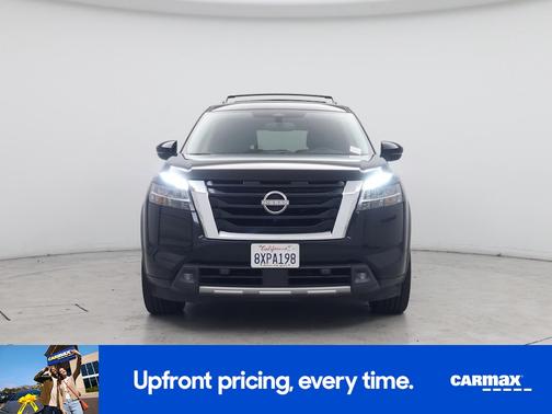 Black 2022 Nissan Pathfinder SL