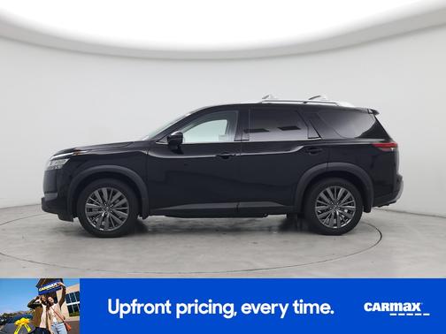 Black 2022 Nissan Pathfinder SL