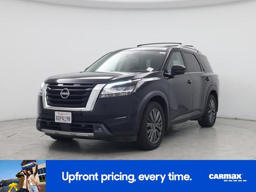 Black 2022 Nissan Pathfinder SL