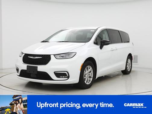 White 2024 Chrysler Pacifica Touring L