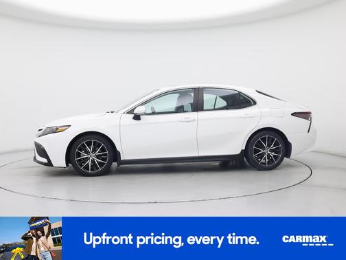White 2023 Toyota Camry Hybrid SE