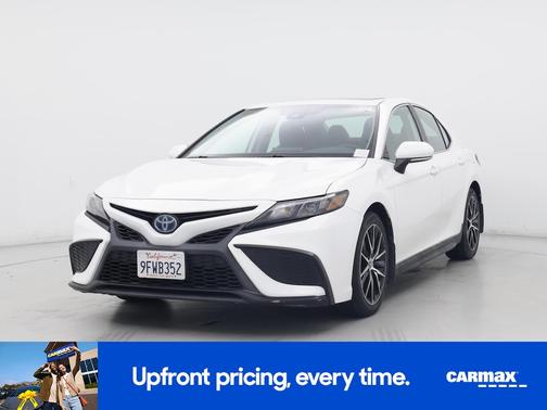 White 2023 Toyota Camry Hybrid SE