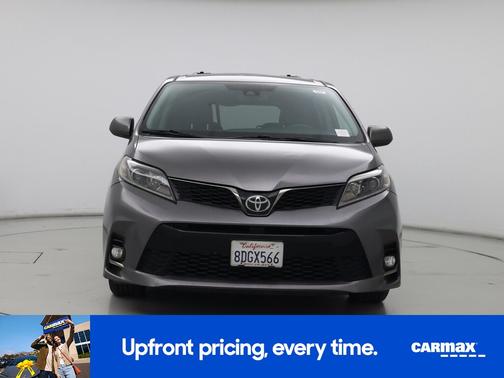 Gray 2018 Toyota Sienna SE
