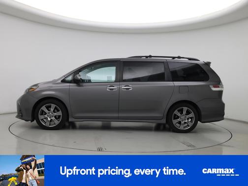 Gray 2018 Toyota Sienna SE
