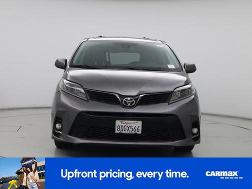 Gray 2018 Toyota Sienna SE