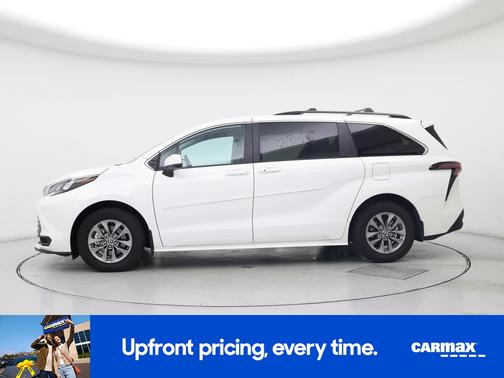 2024 Toyota Sienna LE