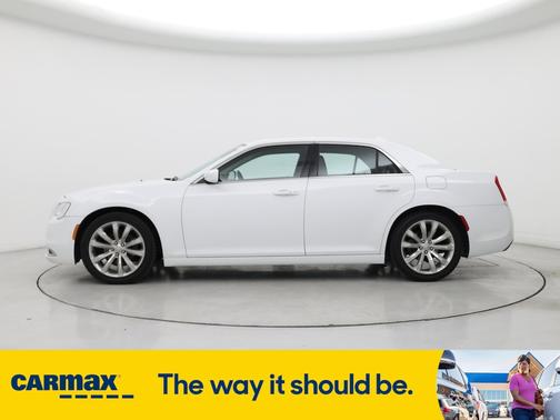 2018 Chrysler 300 Touring