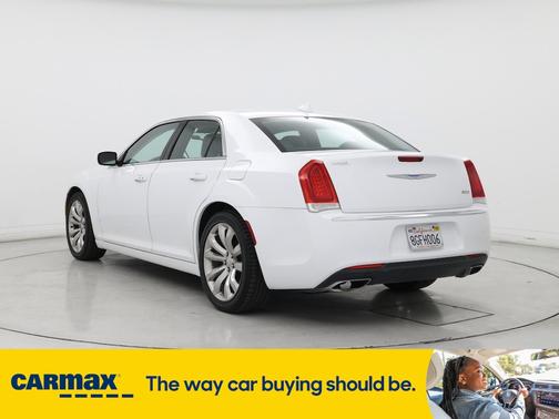 2018 Chrysler 300 Touring