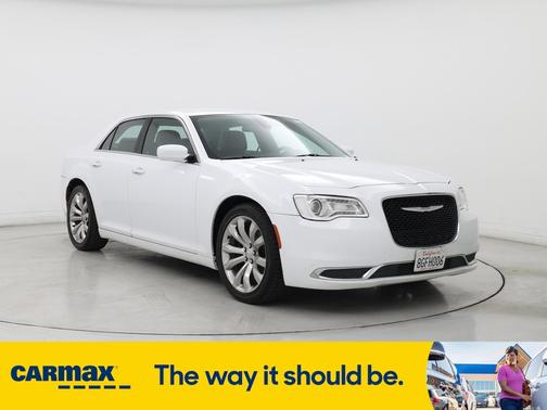 2018 Chrysler 300 Touring