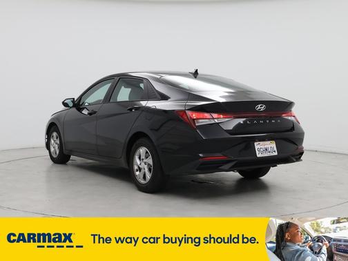2023 Hyundai ELANTRA SE
