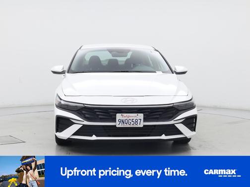 2024 Hyundai ELANTRA SE