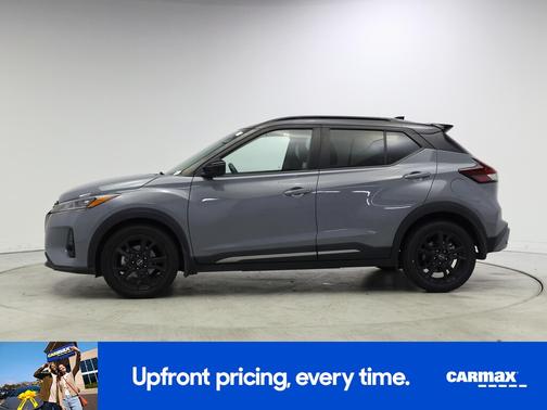 Gray 2022 Nissan Kicks SR