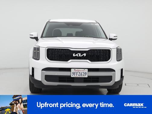 White 2023 Kia Telluride LX