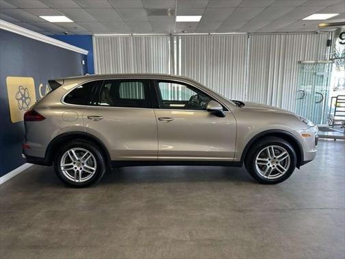 2016 Porsche Cayenne Base