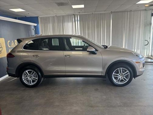 2016 Porsche Cayenne Base
