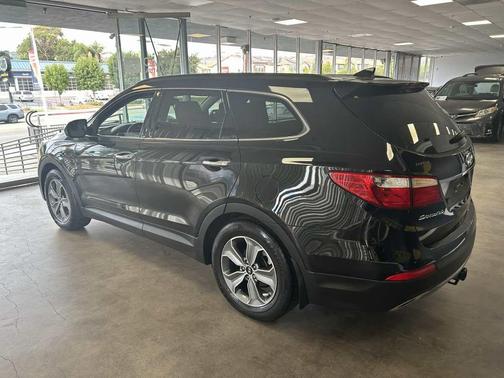 2016 Hyundai SANTA FE SE
