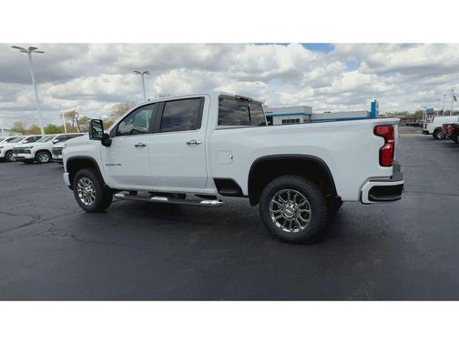 Summit White 2026 Chevrolet Silverado 2500 LT