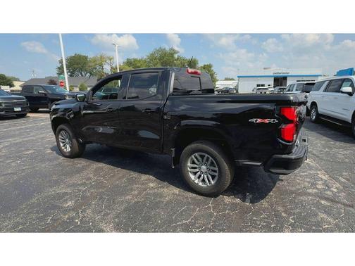 Black 2026 Chevrolet Colorado LT