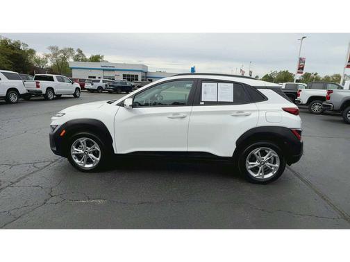 Lunar White 2022 Hyundai KONA SEL