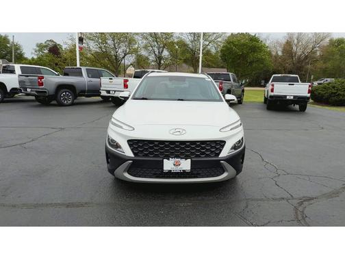 Lunar White 2022 Hyundai KONA SEL