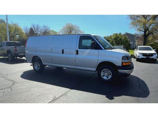 Silver Ice Metallic 2026 Chevrolet Express 2500 Work Van