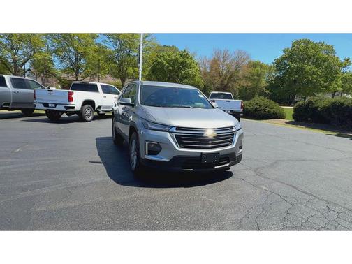 Sterling Gray Metallic 2023 Chevrolet Traverse LT Cloth